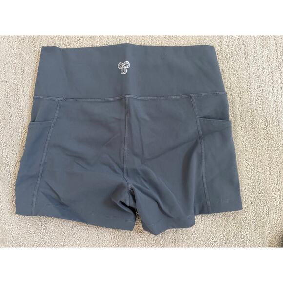 TNACTION 3” inseam Shorts Gray Size Medium - Picture 4 of 4
